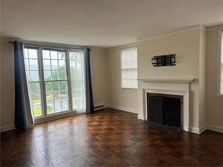 140 High Rd — Photo 4