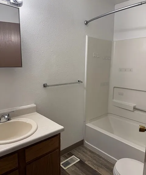 2 Bedroom Bathroom