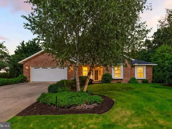 7090 Augusta National, Fayetteville, PA 17222