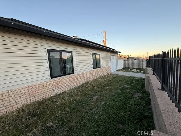 611 Lillian Dr — Photo 6