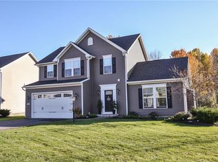 558 Hills Pond Rd, Webster, NY 14580