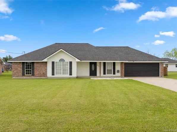 1002 E 2nd St, Iowa, LA 70647