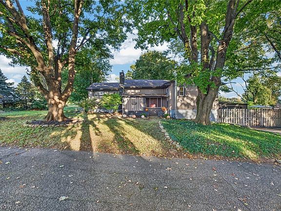 3rd image of 38565 Sugar Ridge Rd
