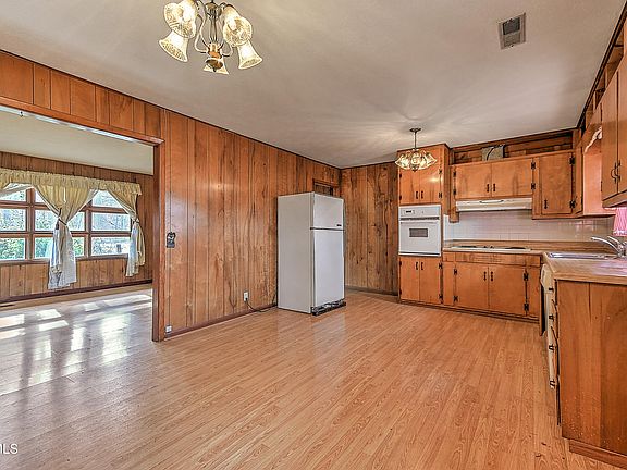 3rd image of 741 Gray Station Sul Springs Rd