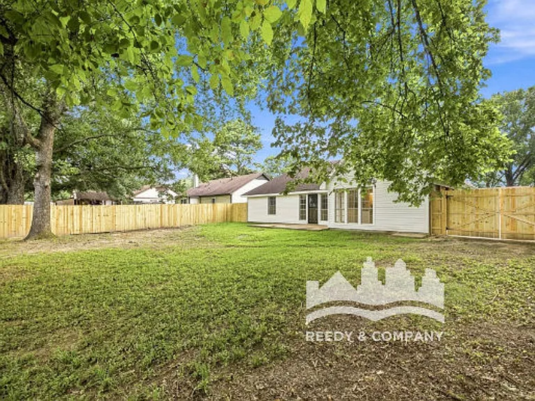 6213 Holly Park Dr — Photo 37