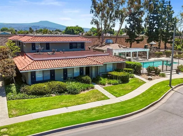 2413 N Deodar St #3, Santa Ana, CA 92705