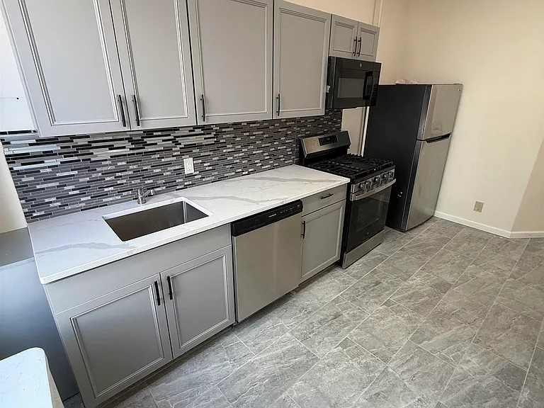 486 Central Ave #1 — Photo 2