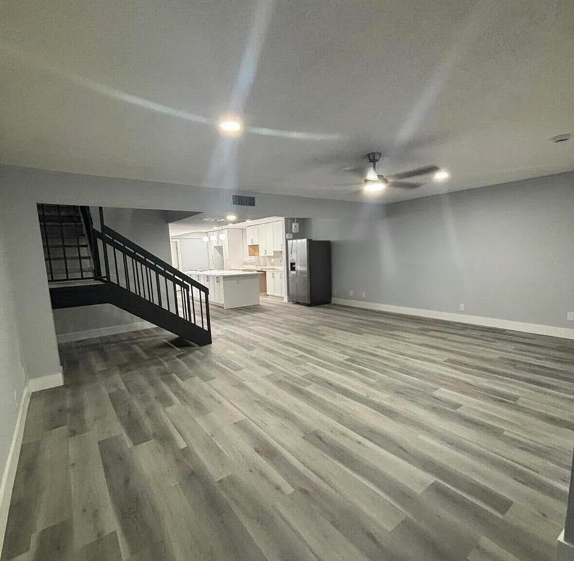 4 bed, 2.5 bath, 2100 sqft, $3,000 — Photo 2