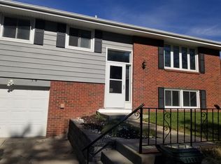 8118 Walnut Ln, Ralston, NE 68127