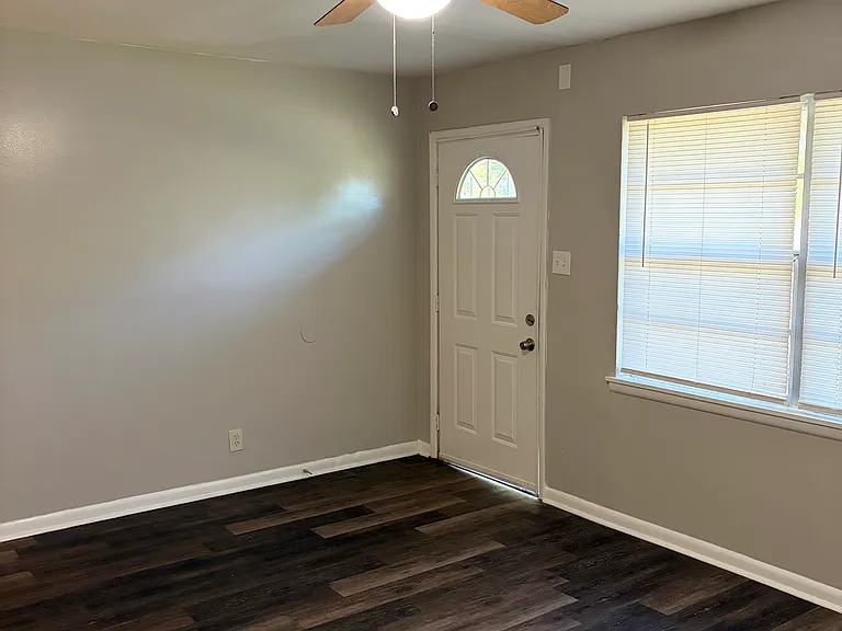 22 Clement Dr — Photo 3