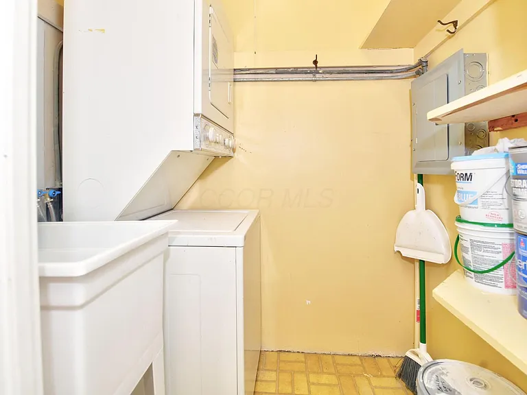 1620 E Broad St #1202 — Photo 16