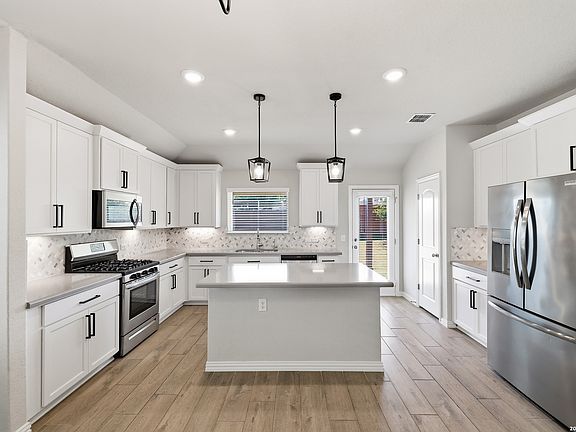 3rd image of 2118 Gabby Cole Ln