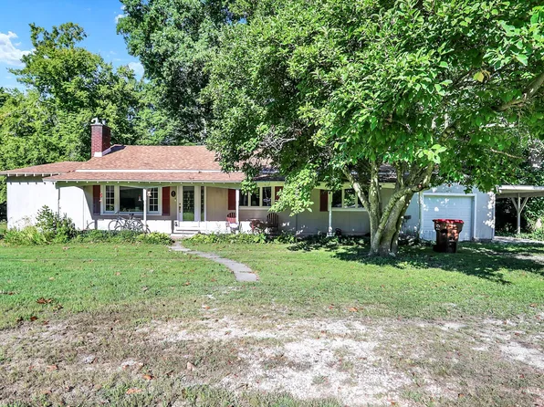 4852 W Sarah Myers Dr, West Terre Haute, IN 47885