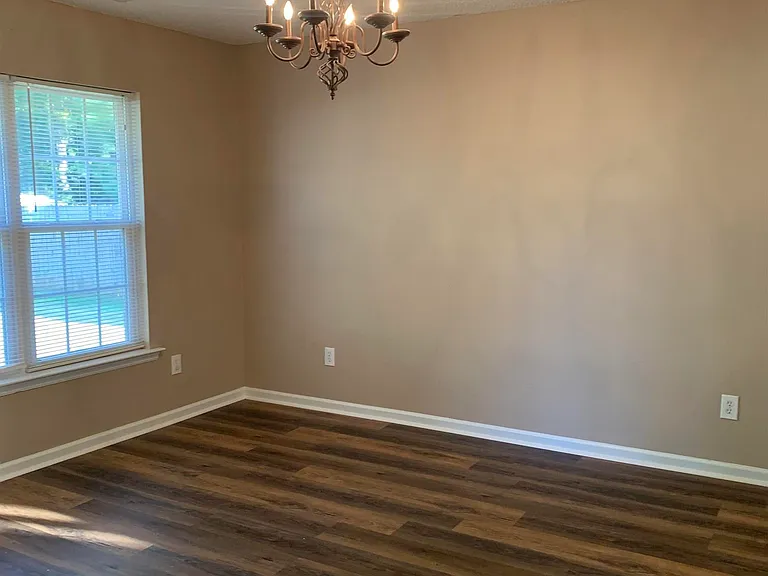 103 Liverpool Dr — Photo 5