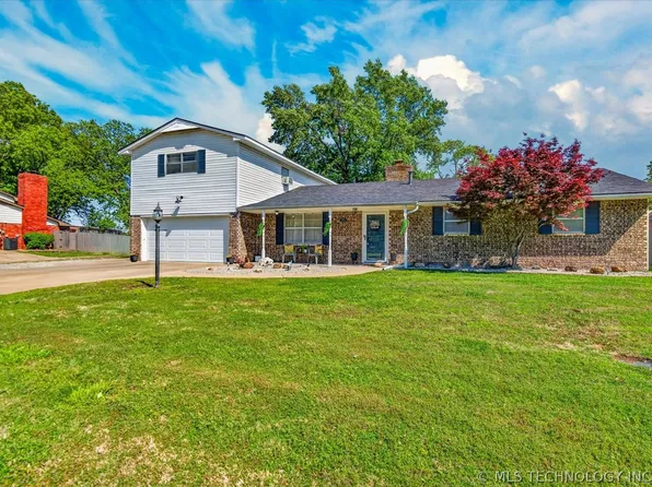 502 S Barclay Ave, Dewey, OK 74029