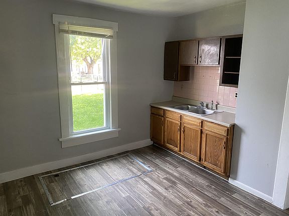 4th image of 705-707 Wyoming St #705
