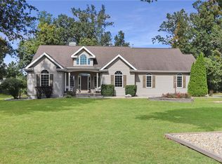 65 Gracies Holw, Charleston, IL 61920