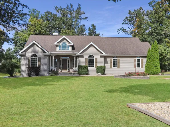 65 Gracies Holw, Charleston, IL 61920