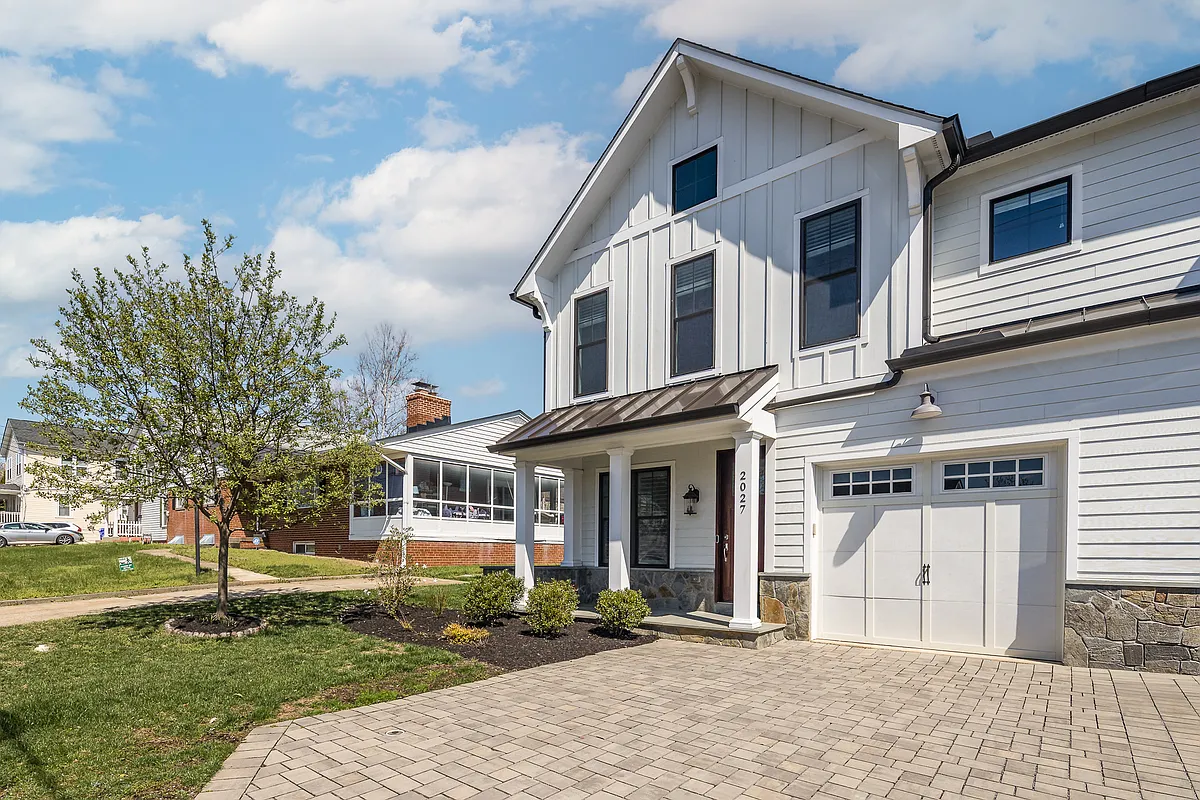 Building Photo - 2027 N Dinwiddie St