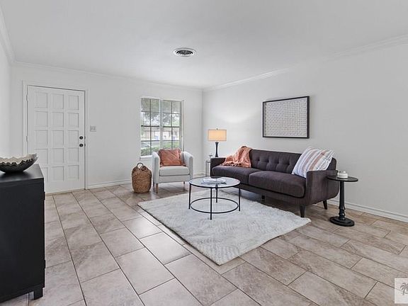 3rd image of 1710 Palm Valley Dr W