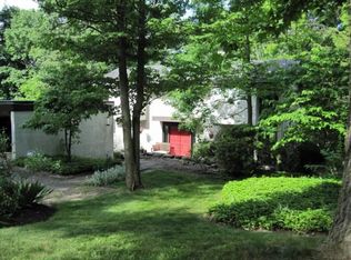 3237 Kennebec Rd, Pittsburgh, PA 15241