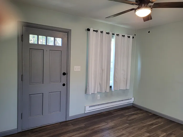 127 Boston Ct — Photo 5
