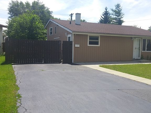 3rd image of 609 Santa Fe Ave