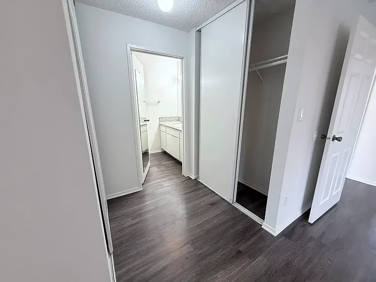 HILLHAVEN APARTMENTS — Photo 19