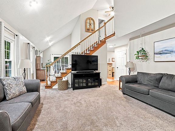 4th image of 7 Leela Ln