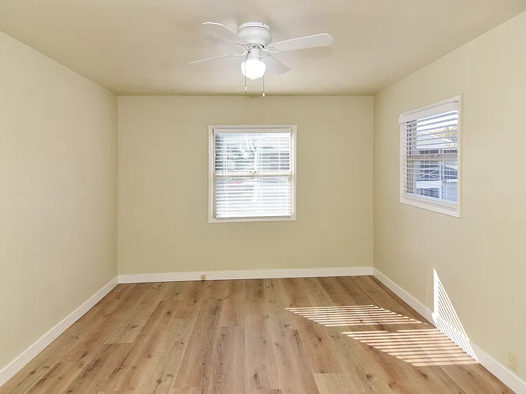 3208 Yosemite Ave — Photo 4