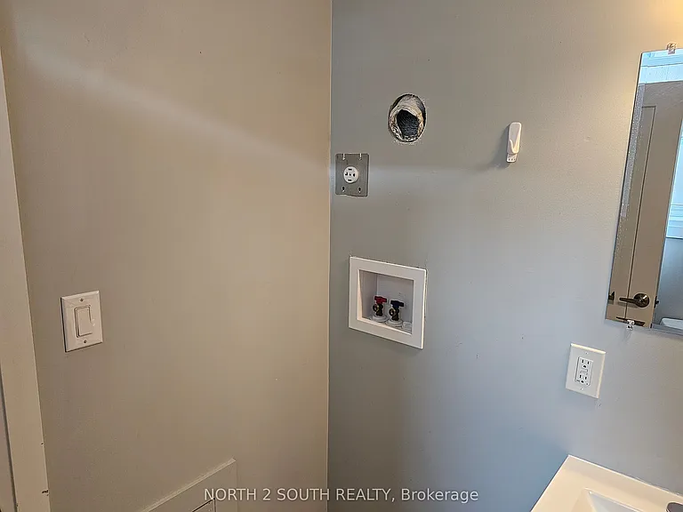 427 Colborne St #5 — Photo 5