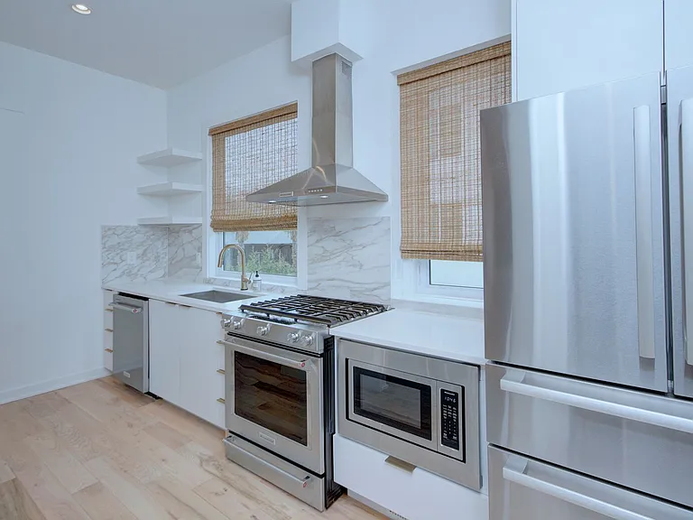 2737 Shenandoah Ave — Photo 6