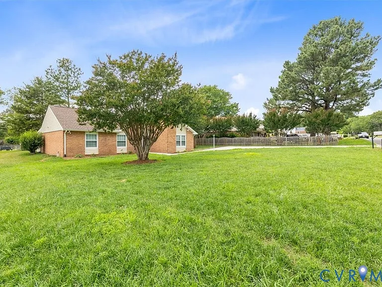 7905 Tamarind Dr — Photo 23