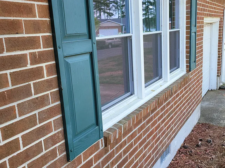 1207 Lakeview Dr — Photo 3