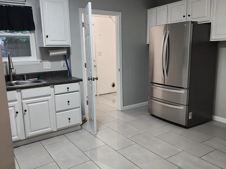 300 Hurdle Dr #A — Photo 10