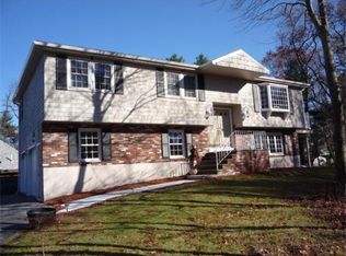 33 Rosemary Ave, Wakefield, MA 01880