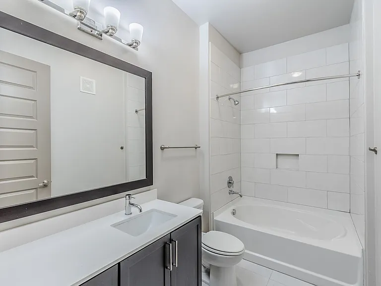 Anthem Cityline Apartments — Photo 27