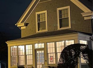 40 W Narragansett Ave, Newport, RI 02840