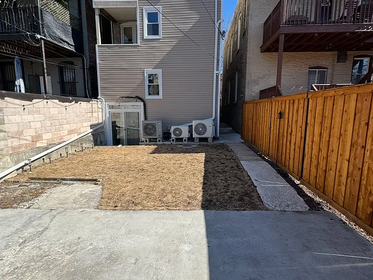 1346 N Artesian Ave #2 — Photo 10