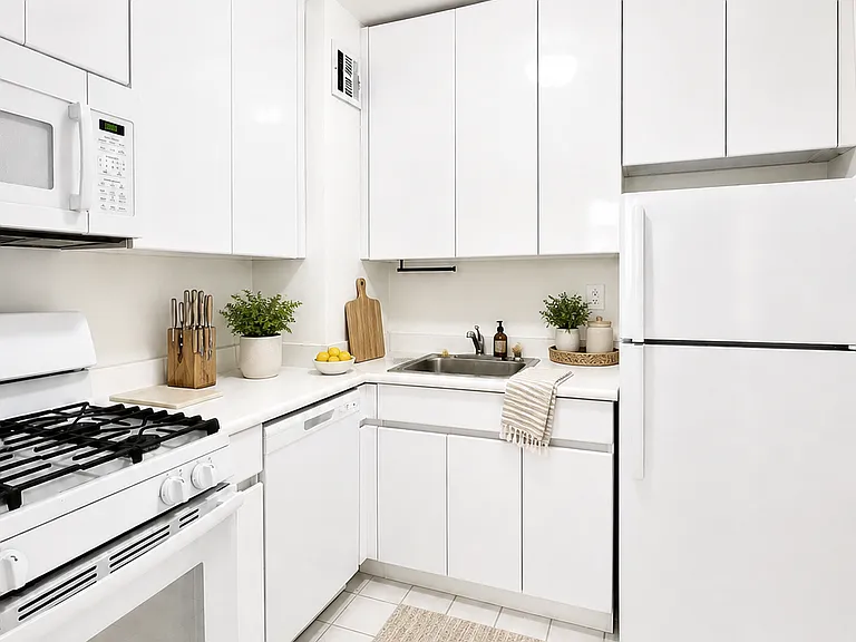 360 W 22nd St #10C — Photo 10