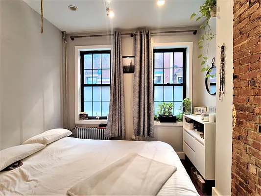 Rented by Signature Property Realty | media 10