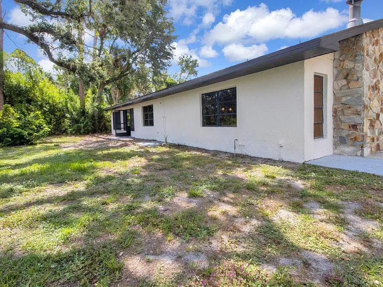 13540 Sedgwick Ave — Photo 4