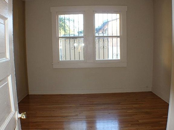 3rd image of 916 E Elm St Unit A