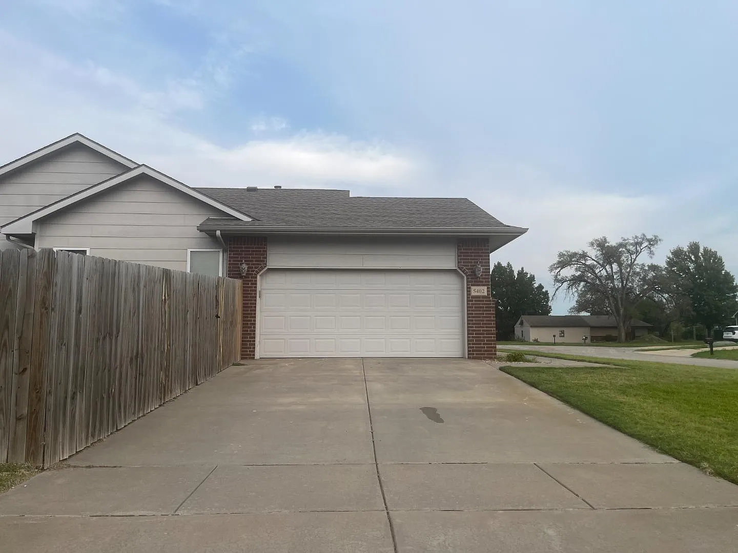 5402 S Victoria Ct — Photo 2