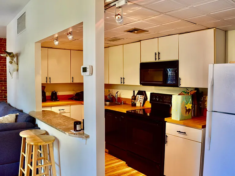 1341 E Capitol St SE #201 — Photo 7