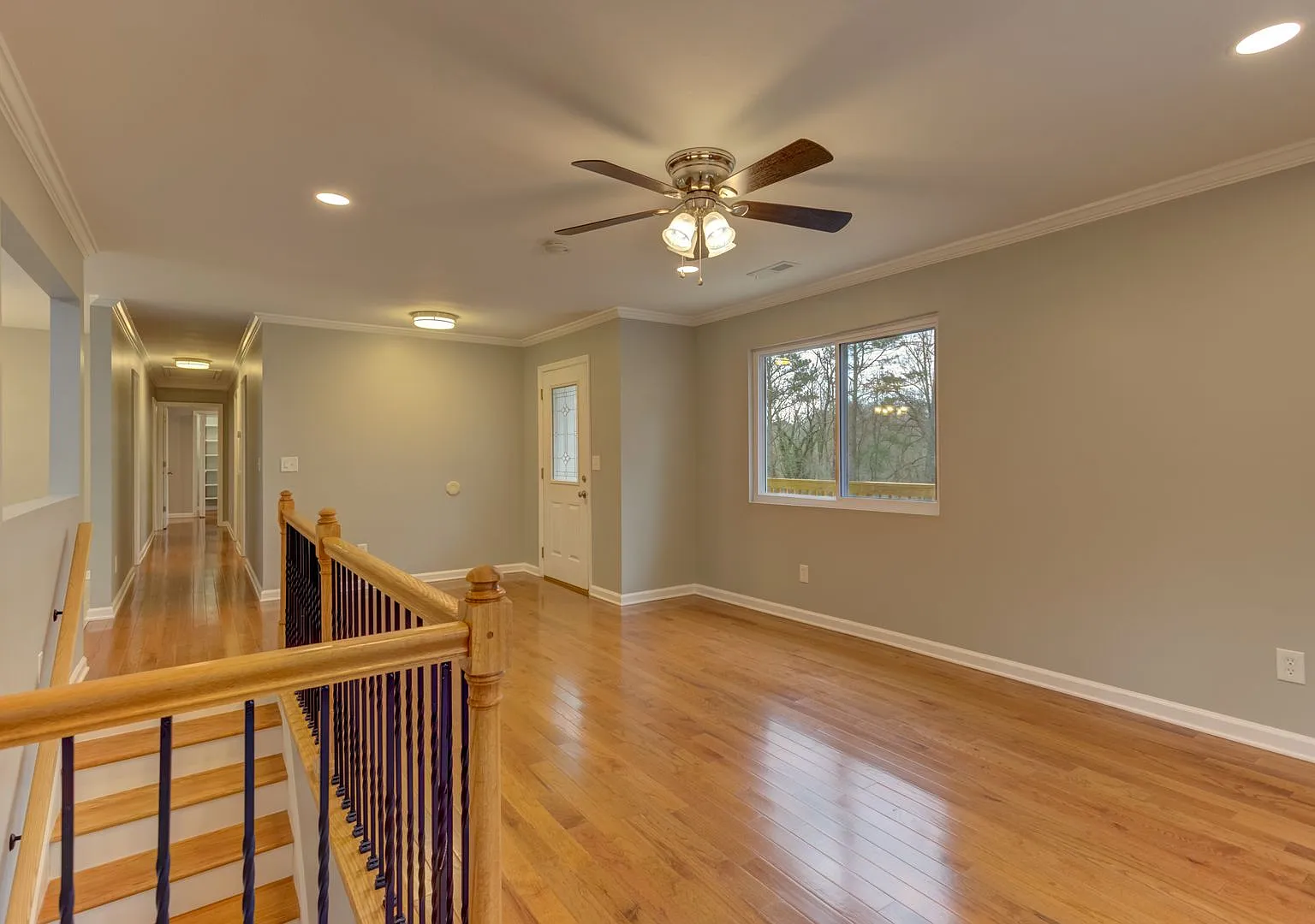 Spacious 5 Bedroom Home in Ooltewah with Basement & Workshop! — Photo 3
