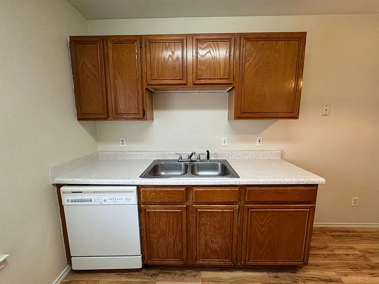 1701 Benttree Dr — Photo 7