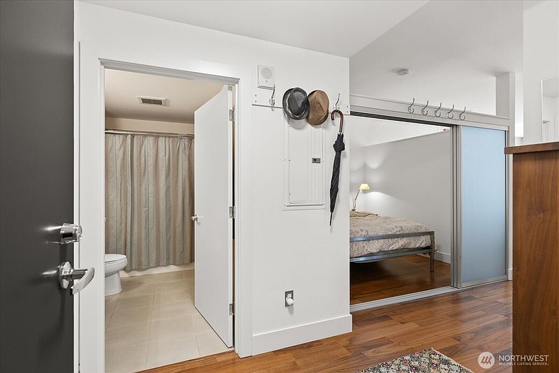 2nd image of 2911 2nd Avenue #517