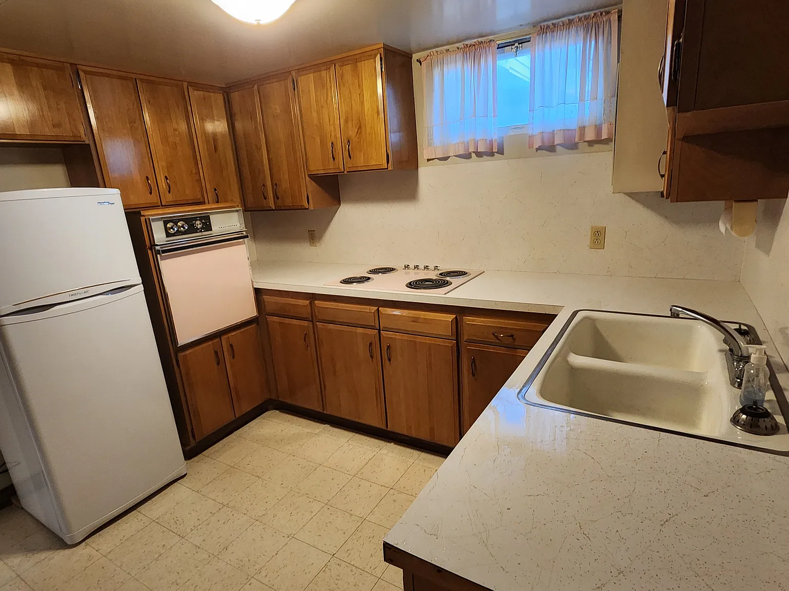 1 bed, 700 sqft, $995 — Photo 4