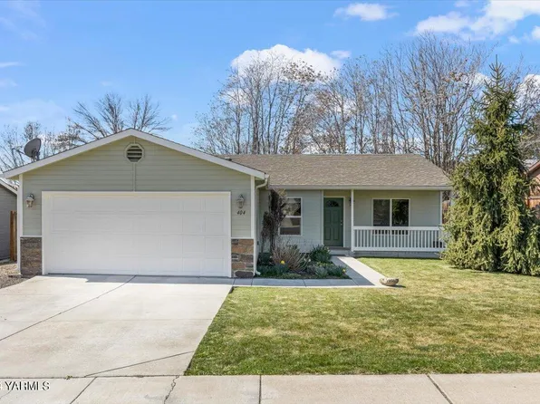 404 Virginia Ct, Zillah, WA 98953